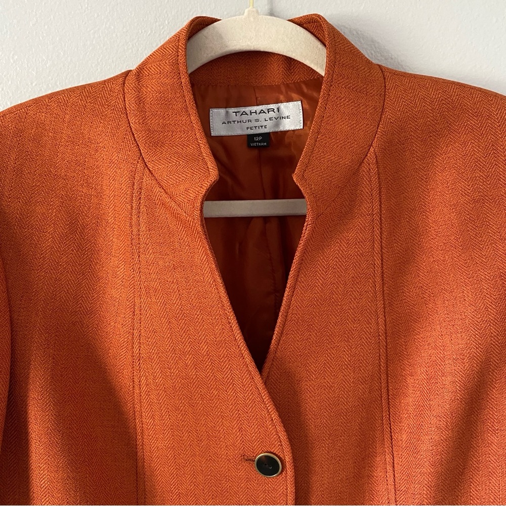 Tahari women’s burnt orange jacket with brown buttons size 12P office autumn - Picture 4 of 7
